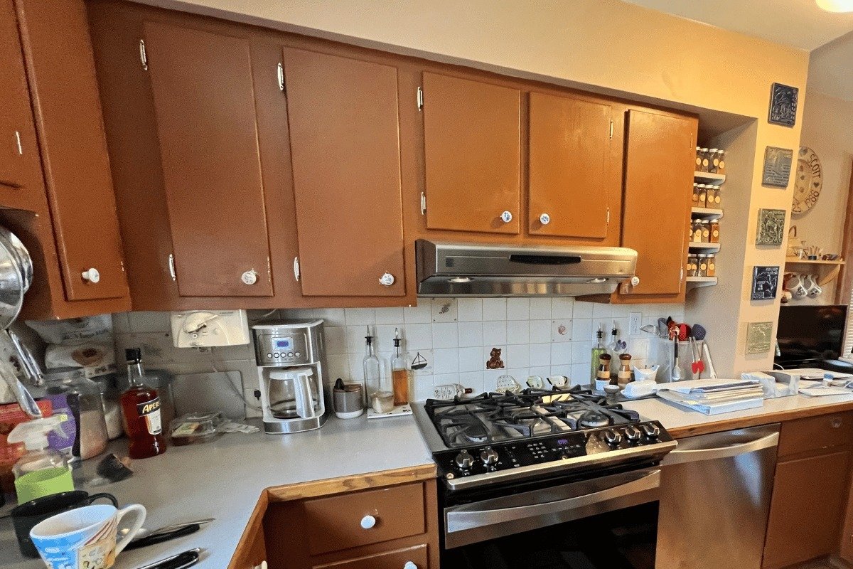 Homeowner kitchen in East Lansing MI near Patriarche Park before remodeling project