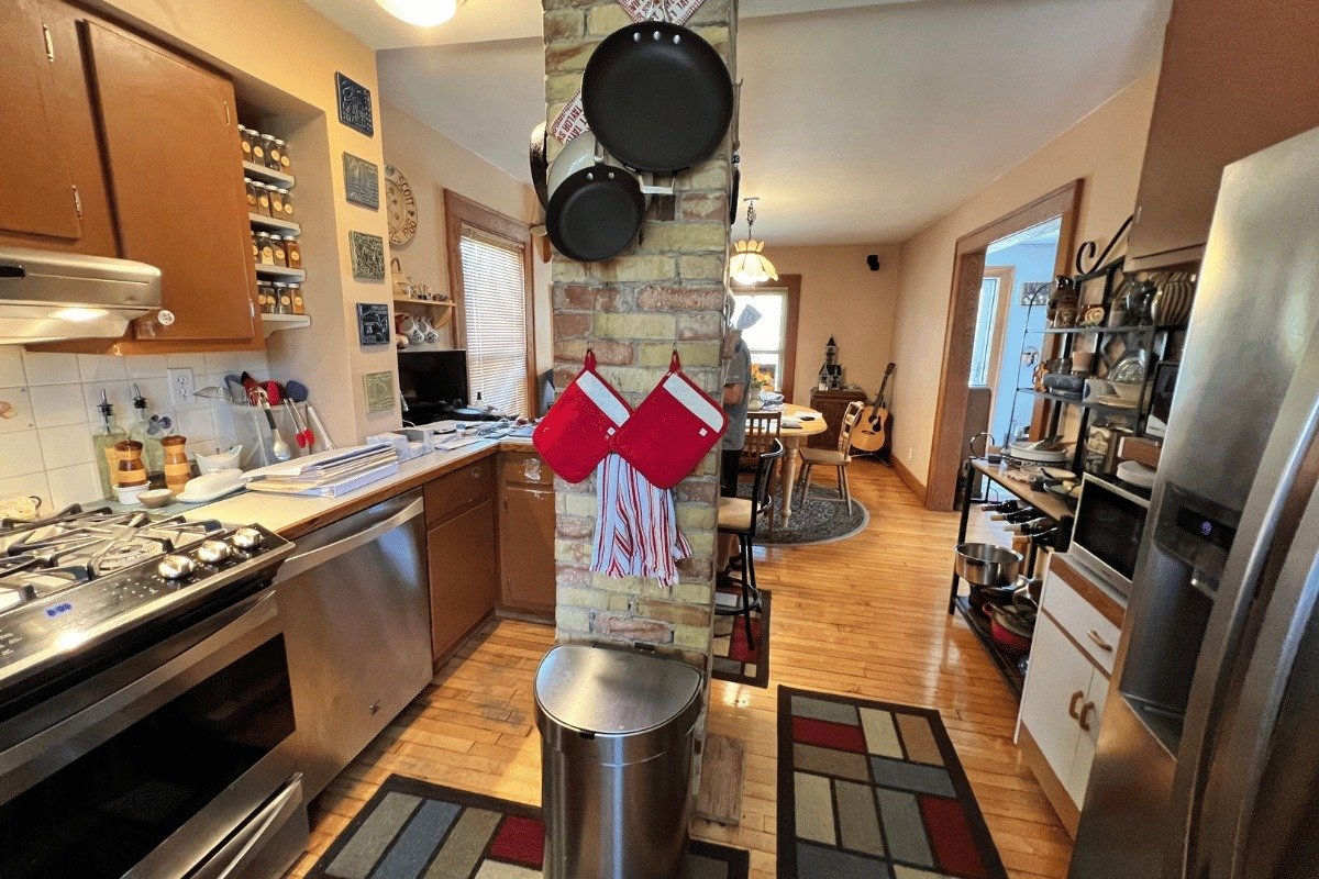 Homeowner kitchen in East Lansing MI near Patriarche Park before remodeling project