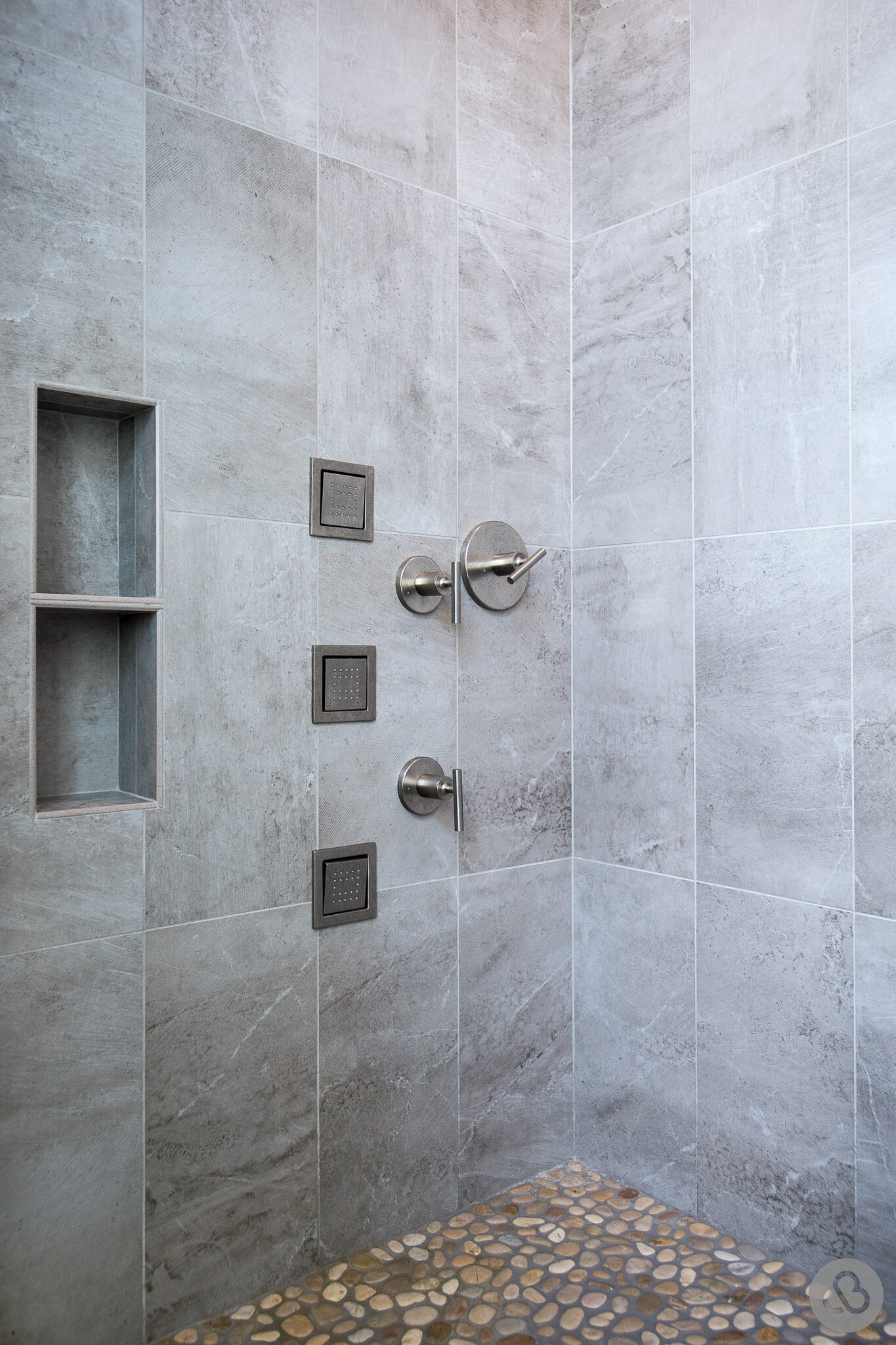 McClanahan-Bathroom_2023-09-15-LandingPage-10
