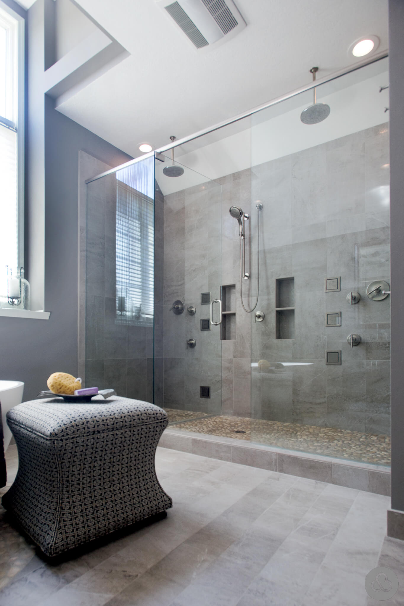 McClanahan-Bathroom_2023-09-15-LandingPage-11