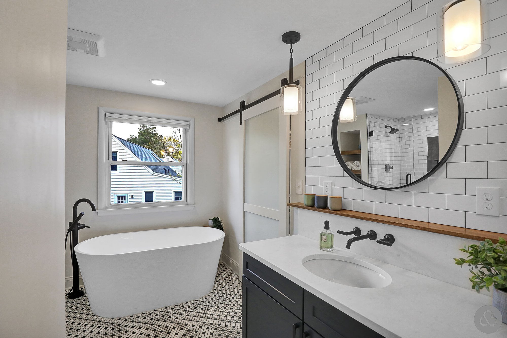 Roland-Bathroom_2023-09-15-LandingPage-06