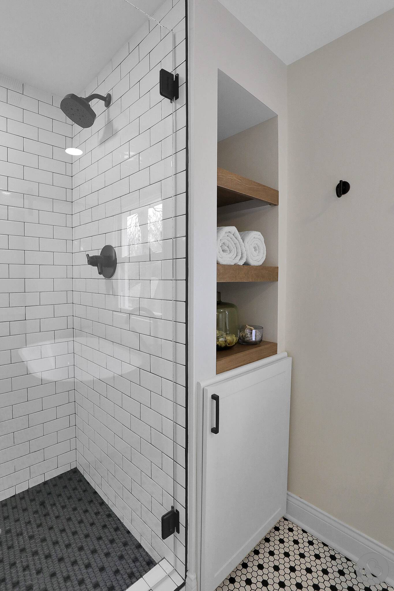 Roland-Bathroom_2023-09-15-LandingPage-14