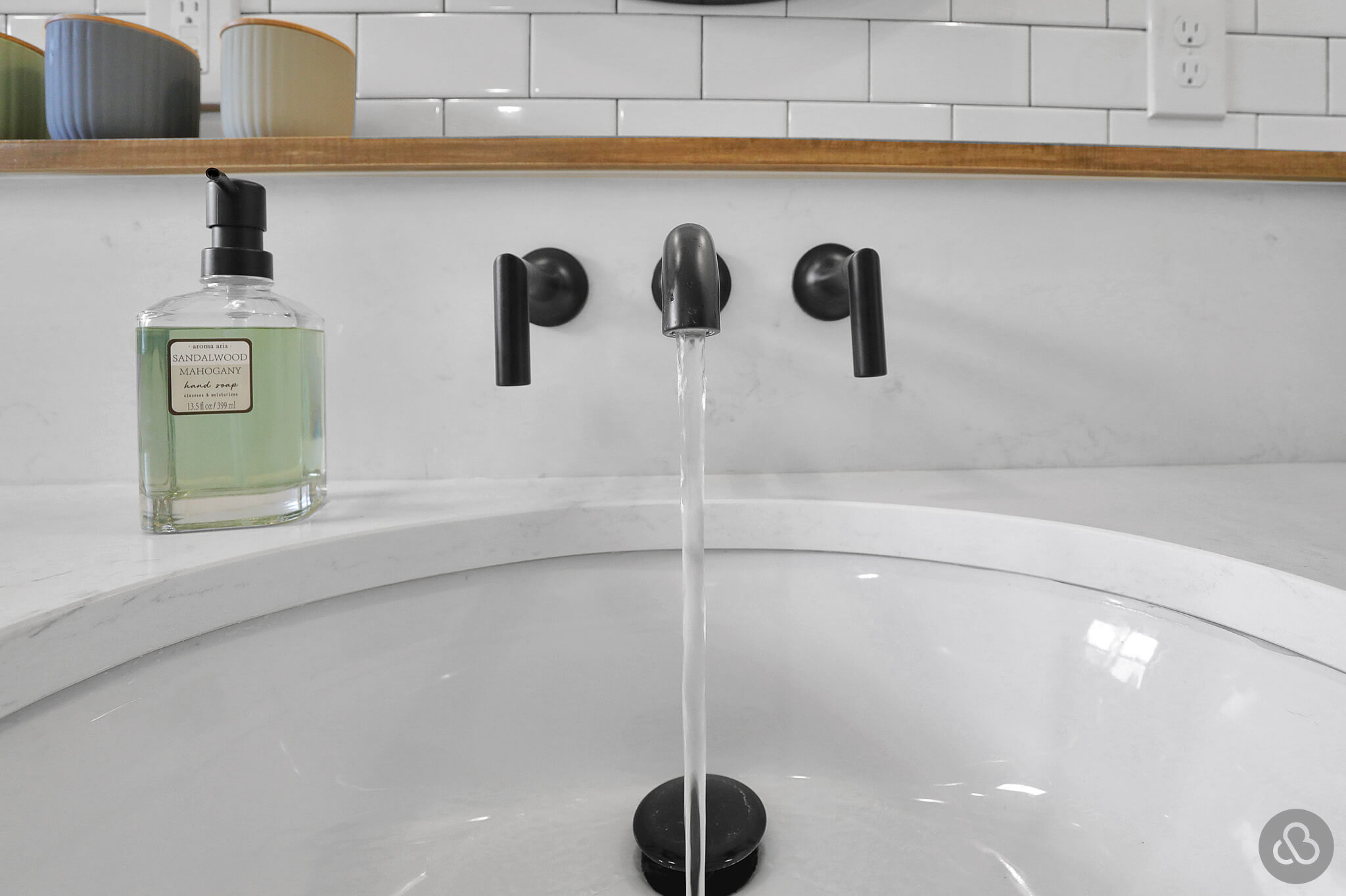 Roland-Bathroom_2023-09-15-LandingPage-18