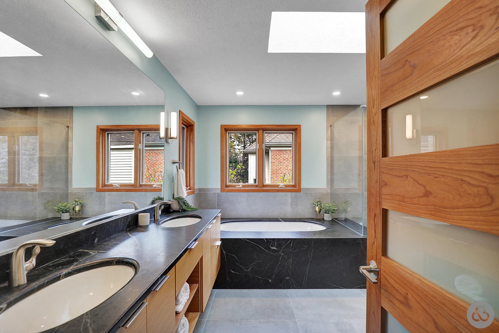 Voit-Bathroom_2023-09-15-LandingPage-05