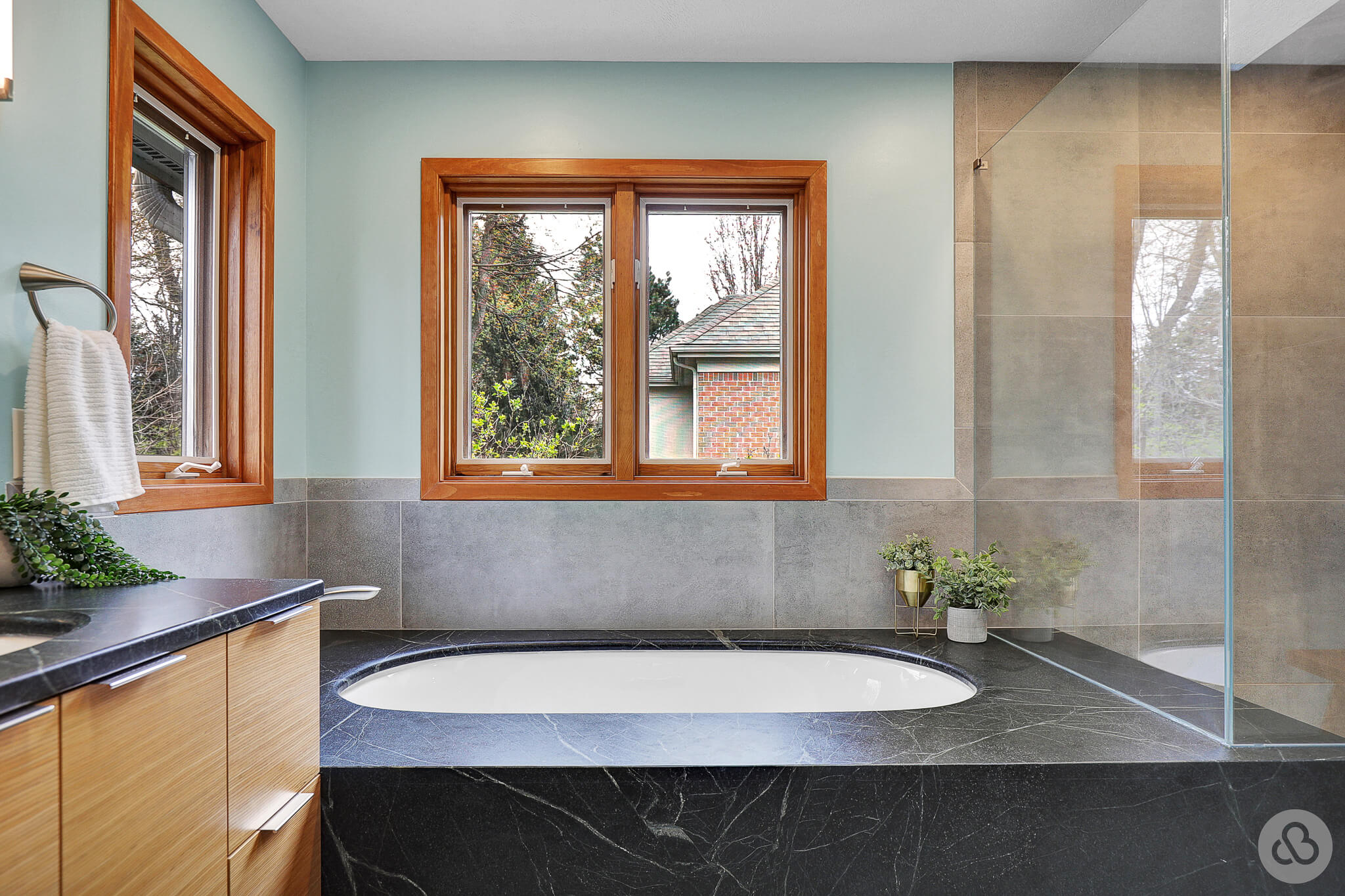 Voit-Bathroom_2023-09-15-LandingPage-09