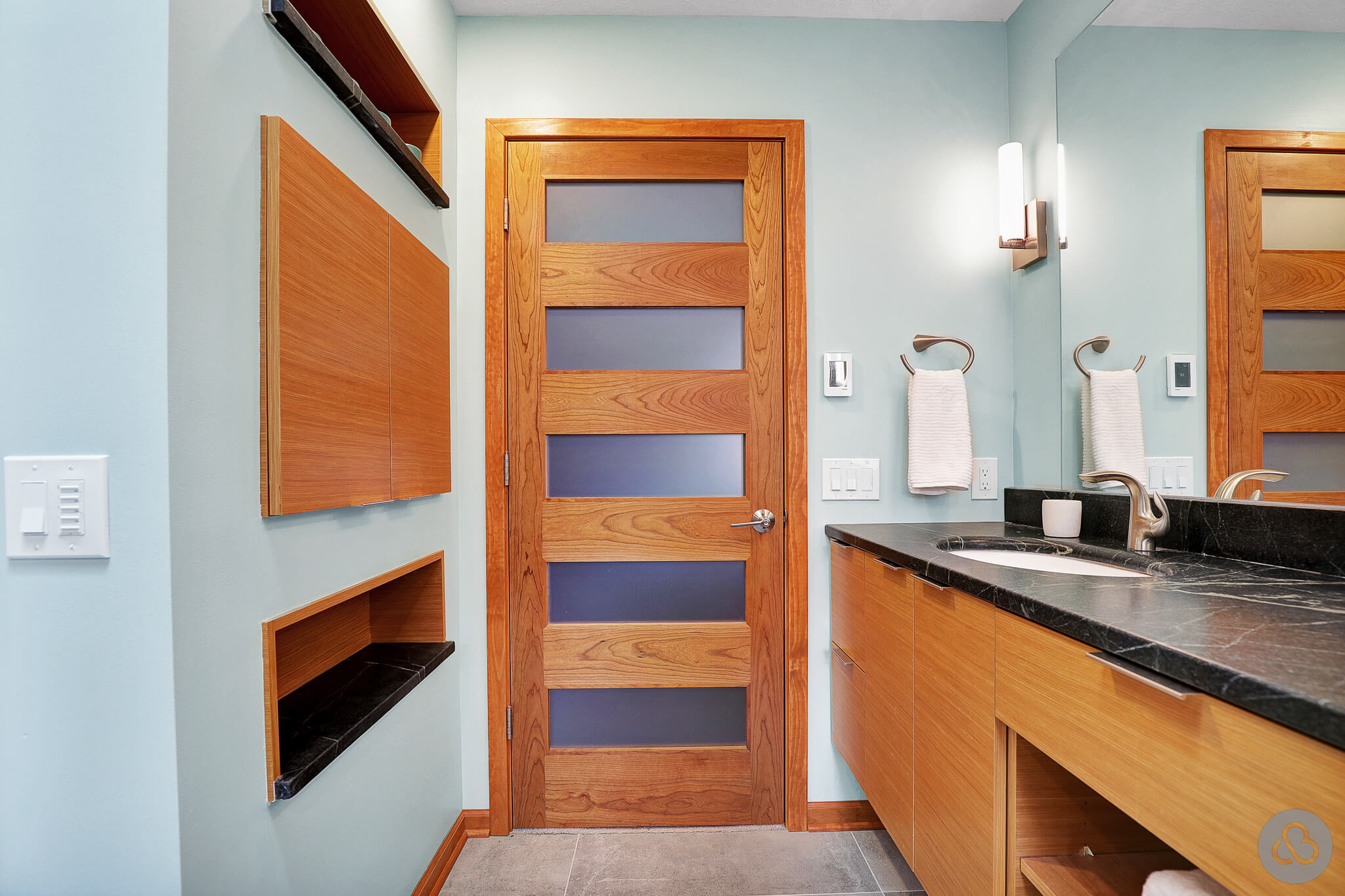 Voit-Bathroom_2023-09-15-LandingPage-10