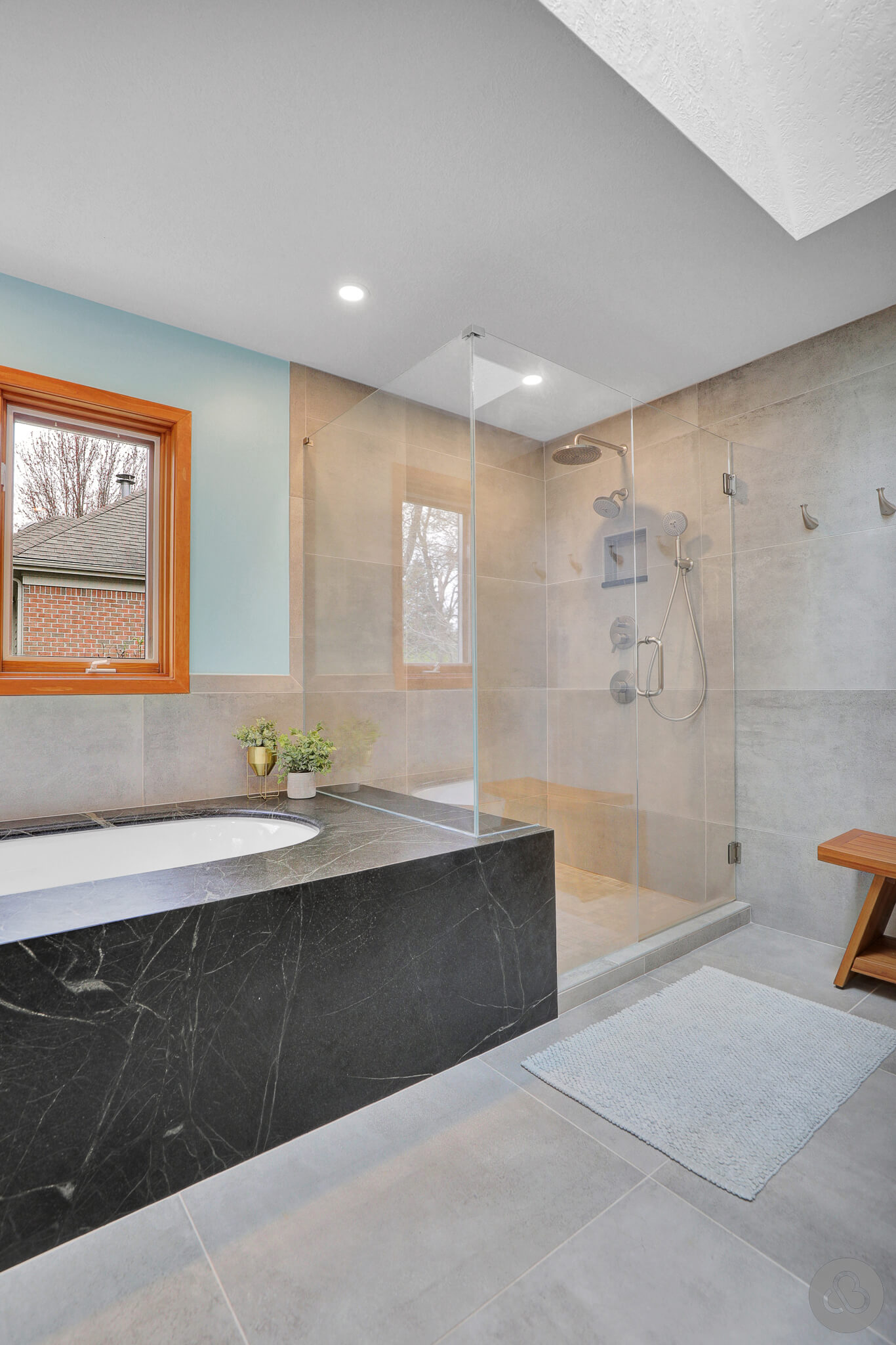 Voit-Bathroom_2023-09-15-LandingPage-11