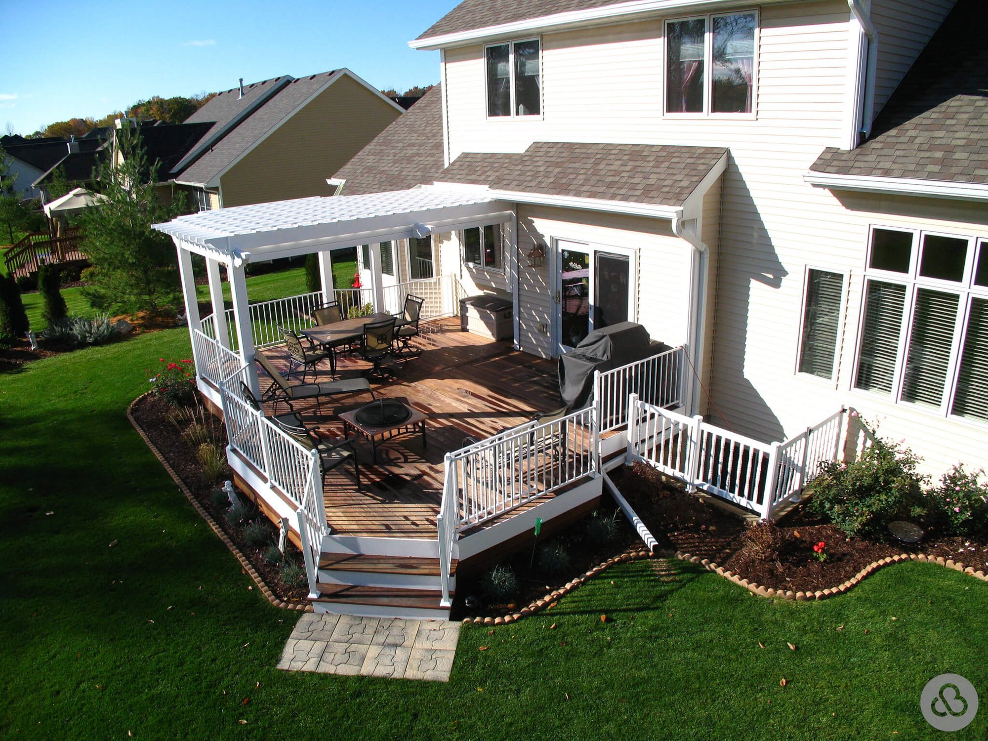 White-Pergola_2023-09-15-LandingPage-01