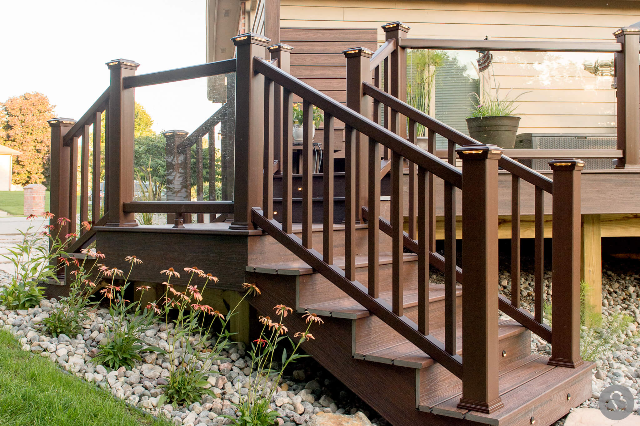 Composite-Glass-Railings-Deck_2023-09-15-LandingPage-10