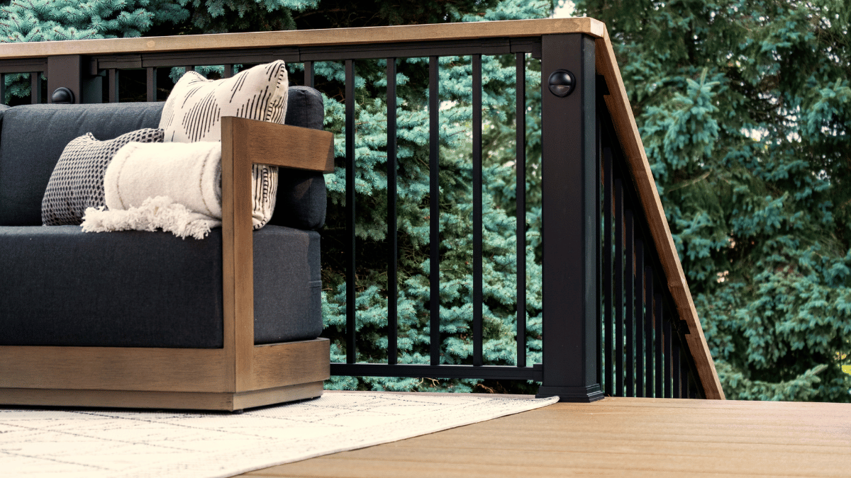 Flory-Deck_2025-10-14_DeckProjectGallery_Website-02