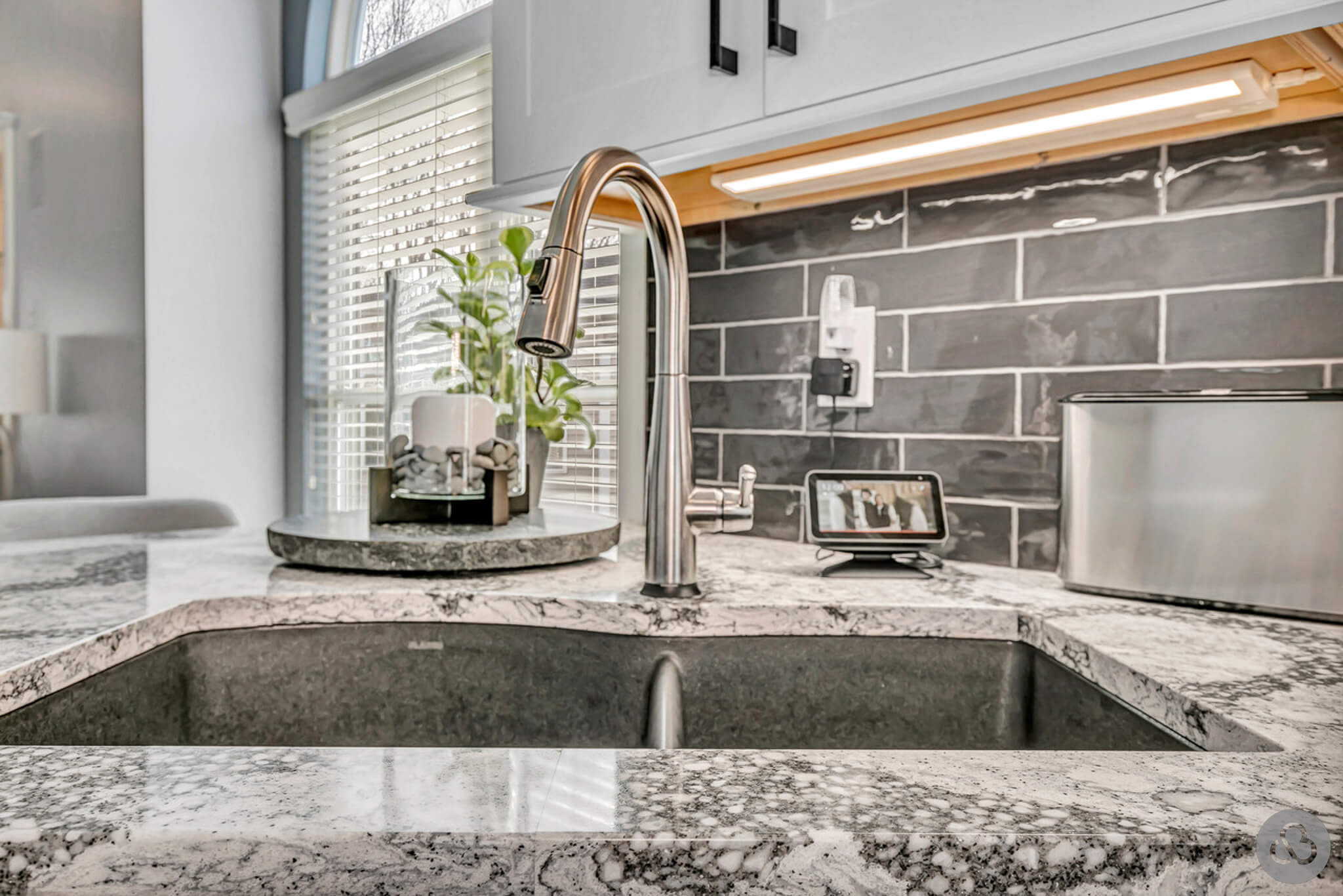 Doyle-Kitchen_2023-09-15-LandingPage-07