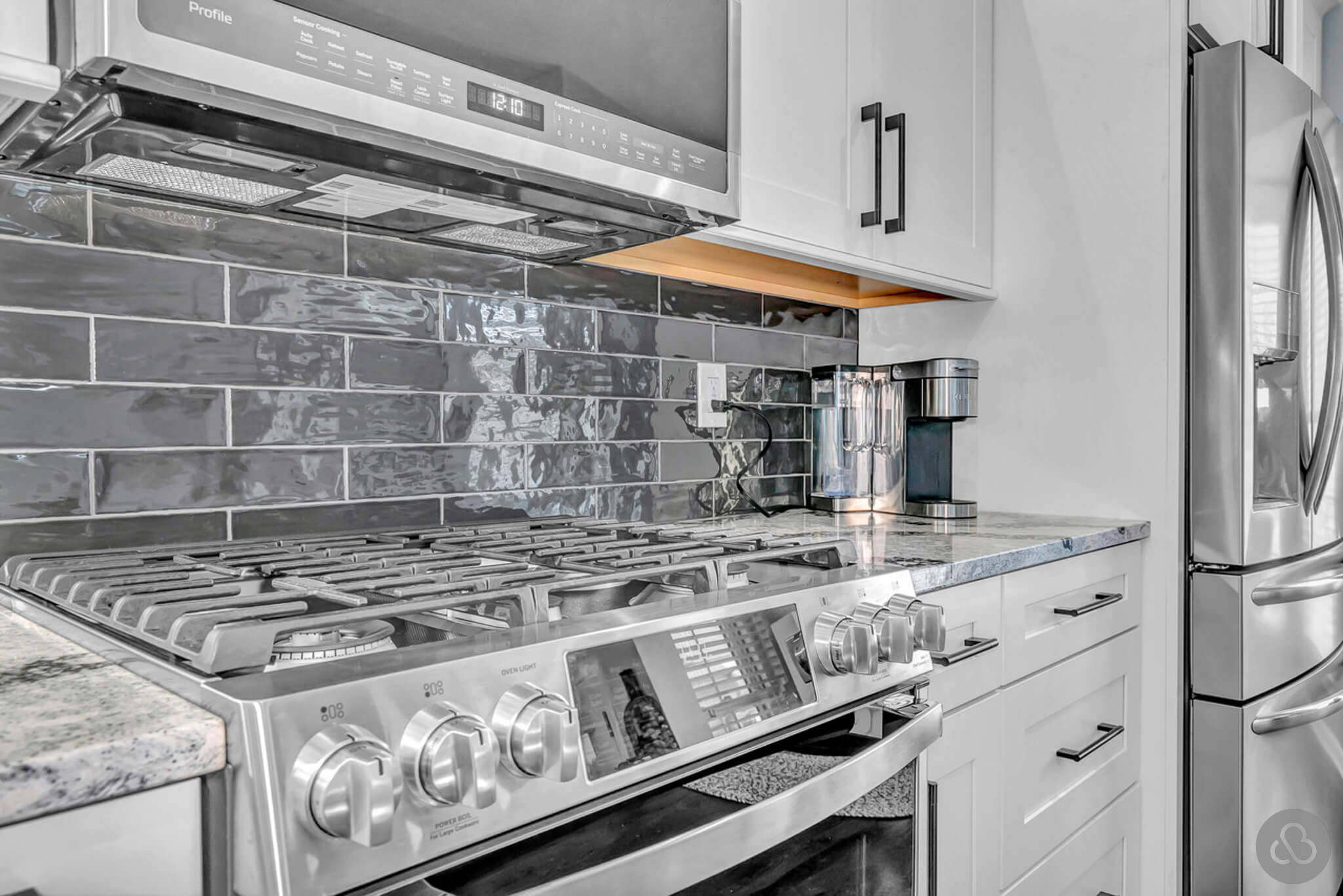 Doyle-Kitchen_2023-09-15-LandingPage-08