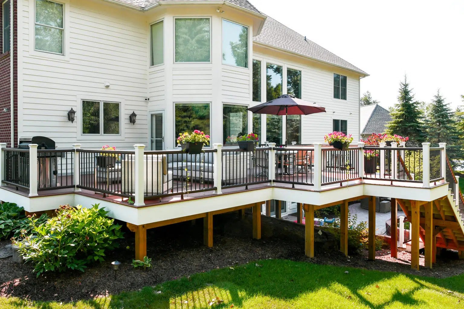 Lansing-Deck-Contractor-Deck-Builder-Construction-Custom-Built-Michigan-2-1-1536x1024.jpg