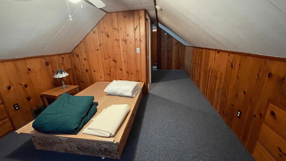 second story bedroom in Riverside Park Lansing Michigan